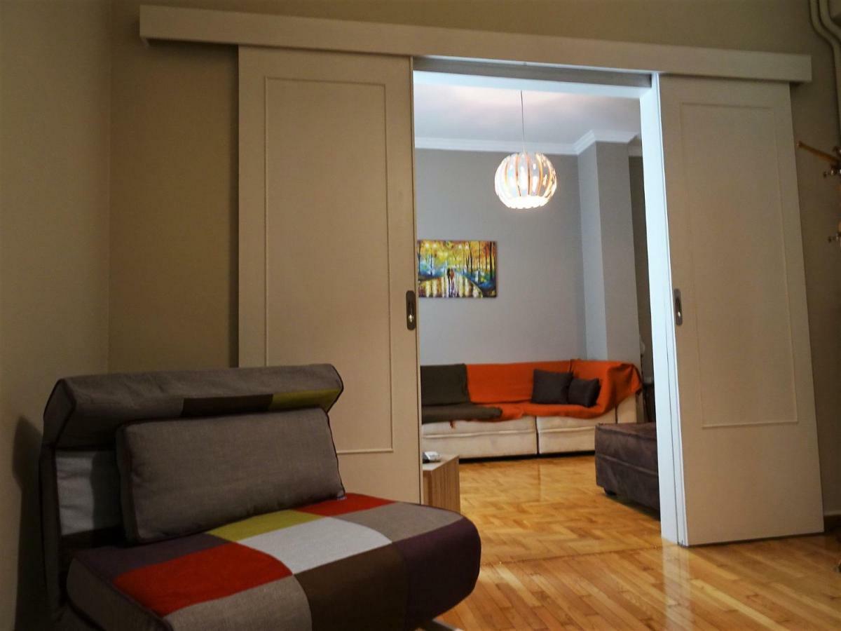 Chic Central Apartment In Evangelismos Metro Station アテネ エクステリア 写真