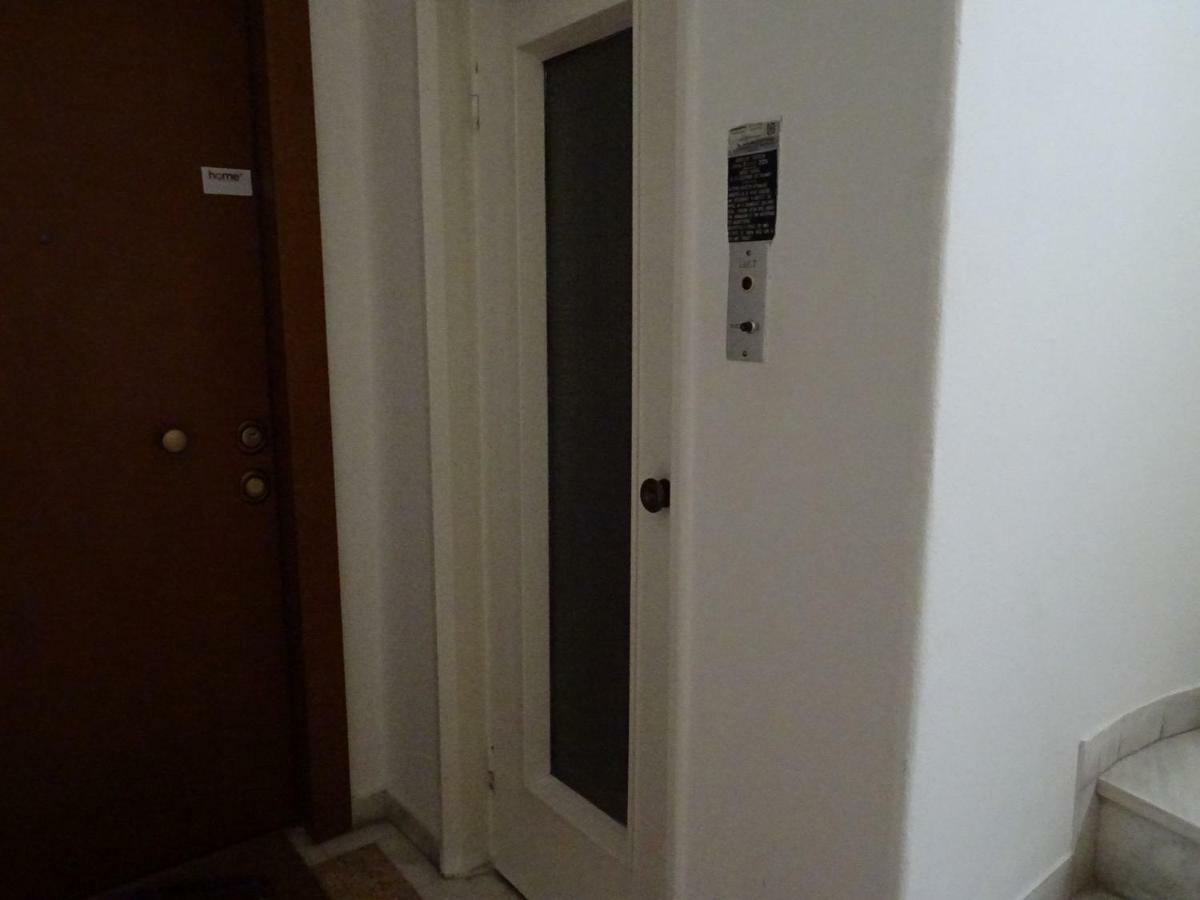 Chic Central Apartment In Evangelismos Metro Station アテネ エクステリア 写真